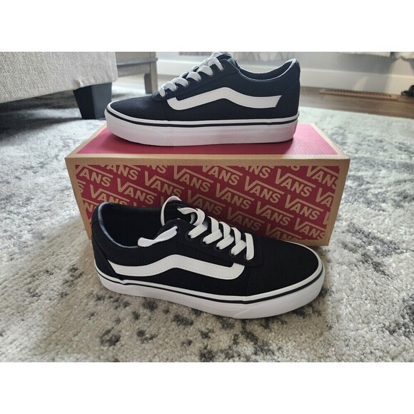 Vans Shoes - Vans Ward Canvas Black White Women's Size 6 Shoes Classic Sneakers VN0A3IUN187